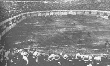1932 NFL Playoff Game in Chicago Stadium: